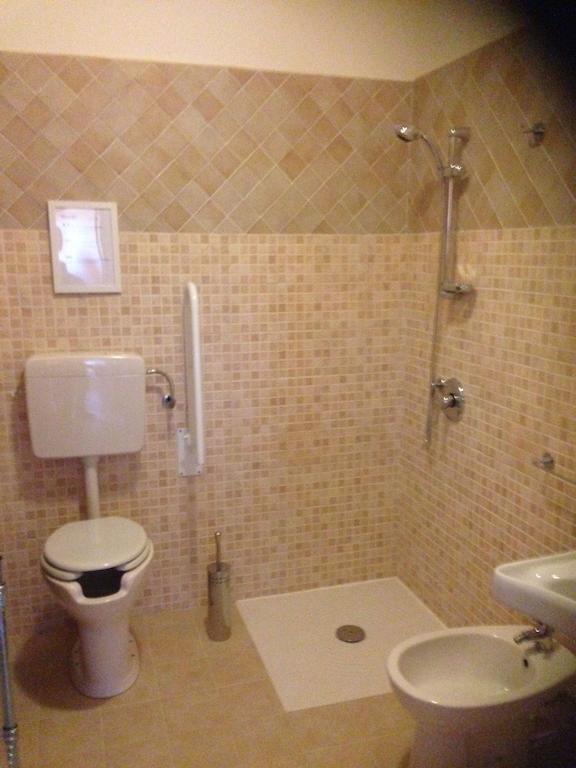 Perla Del Mare Affittacamere Campofelice Di Roccella Quarto foto