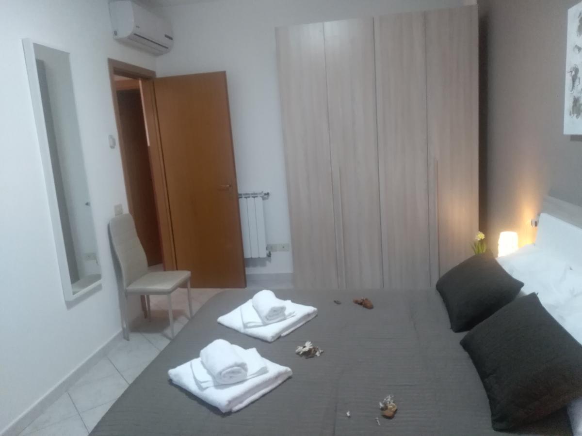 Perla Del Mare Affittacamere Campofelice Di Roccella Exterior foto